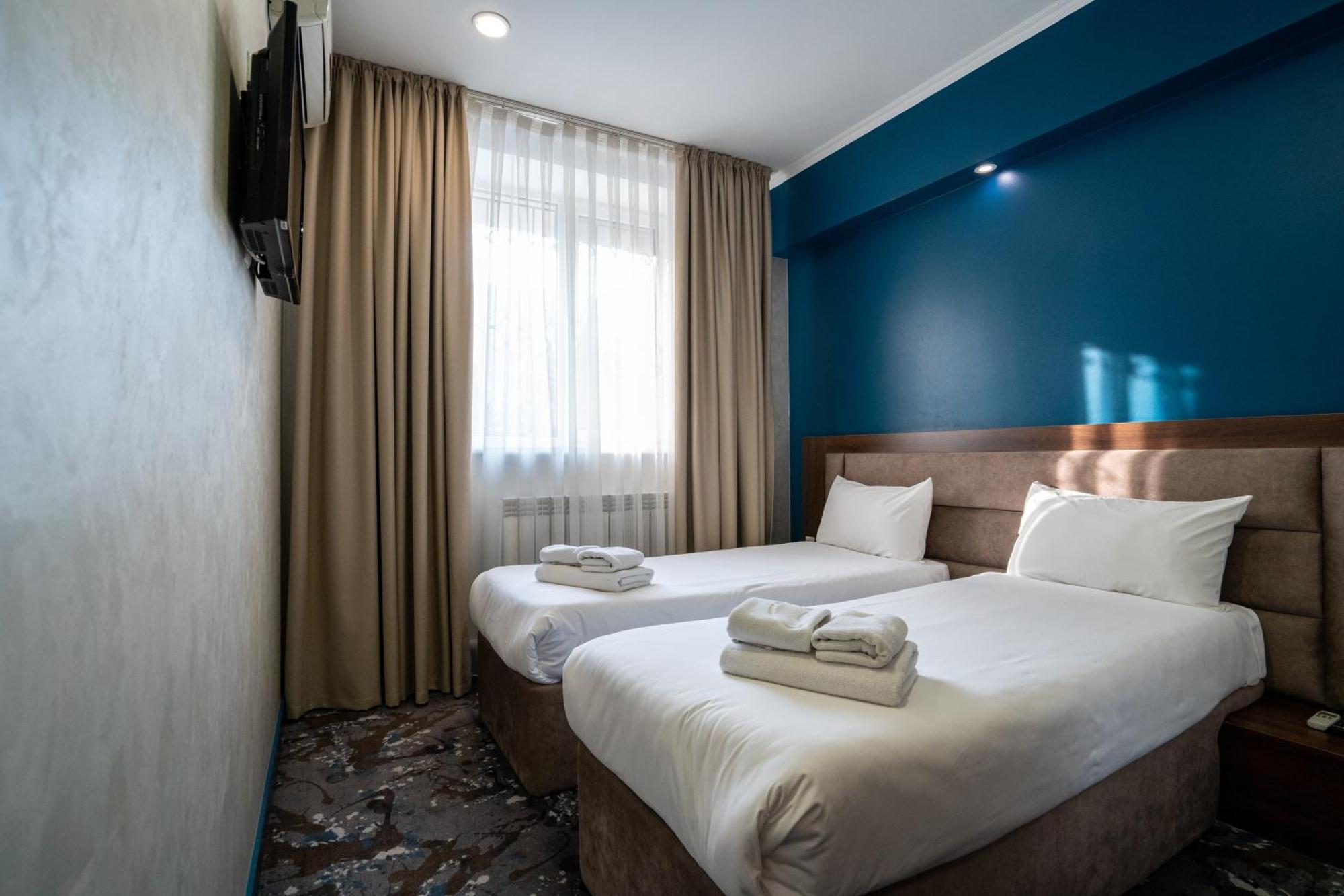 Mildom Express Hotel Almaty Exterior photo